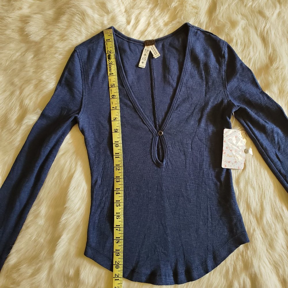 Free People Tate Keyhole Blue Layering Top XS NWT - Picture 16 of 16